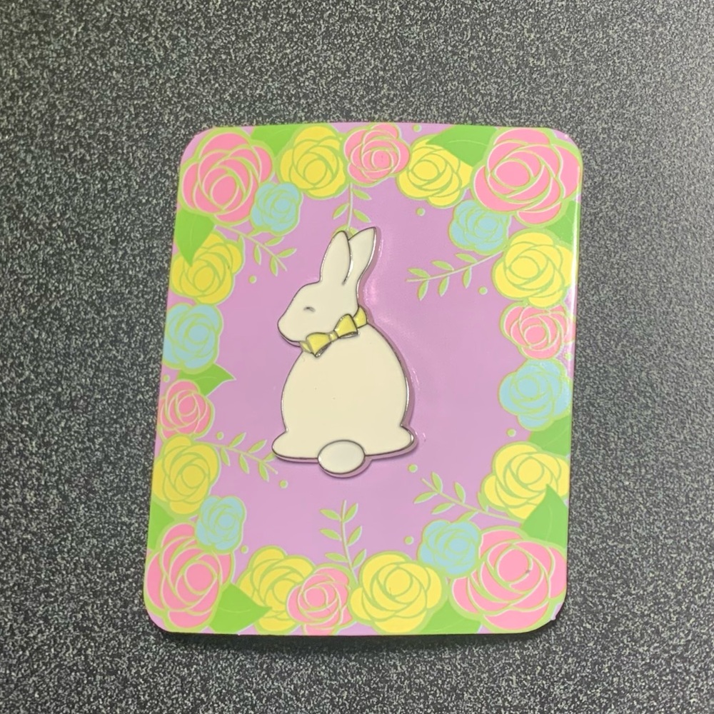 Bunny pin